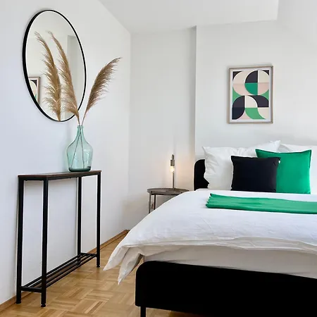 - Free Parking * Essen