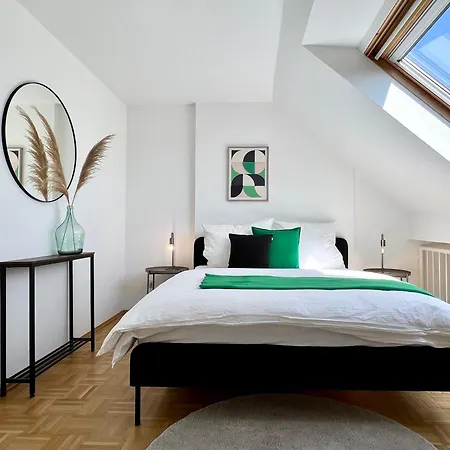 - Free Parking * Essen