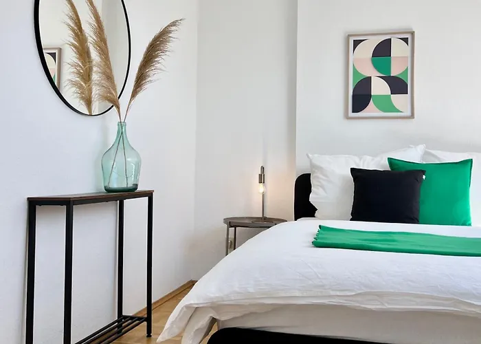 - Free Parking * אסן